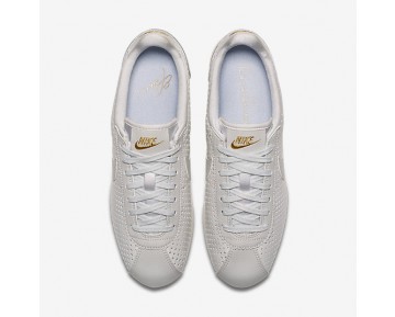 Chaussure Nike Cortez Classic Premium Qs Pour Femme Lifestyle Blanc Sommet/Or Métallique/Blanc Sommet_NO. AA1436-100
